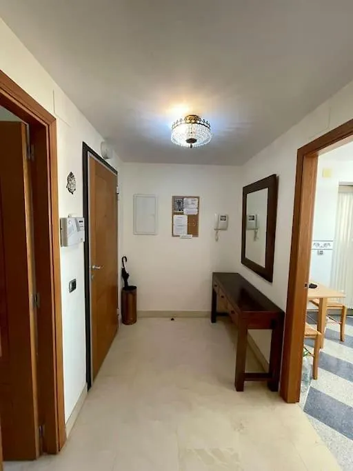 בנאלמדנה Family Friendly 2 Bedroom And 2 Bathroom Apartment Near The Beach