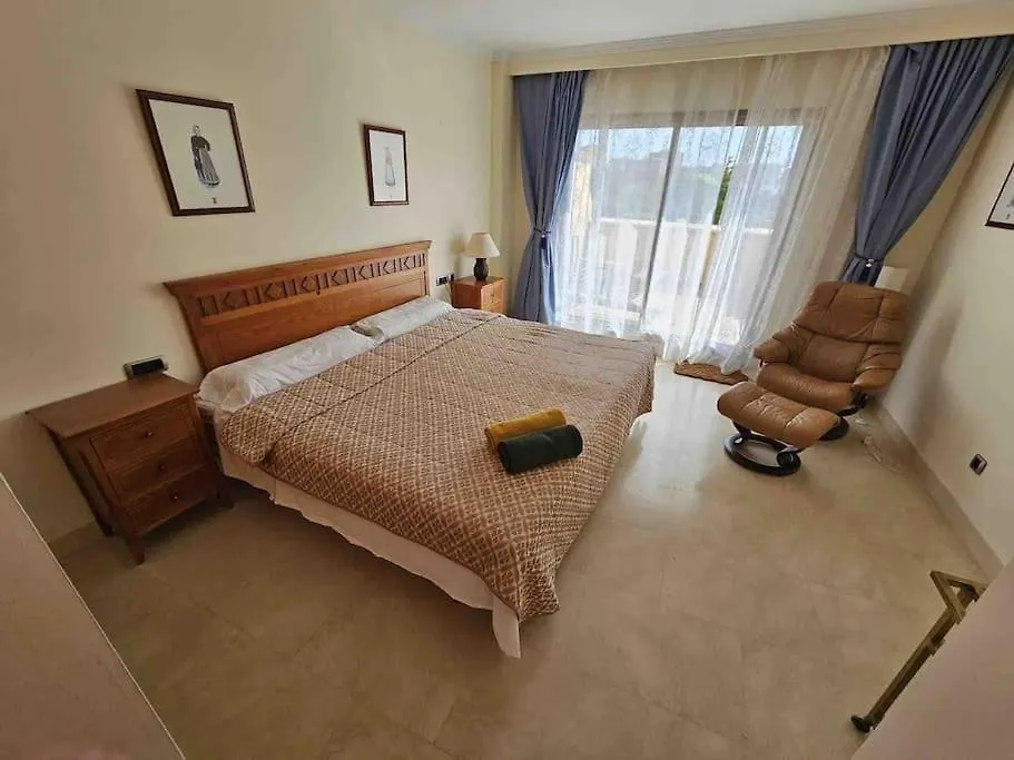 בנאלמדנה Family Friendly 2 Bedroom And 2 Bathroom Apartment Near The Beach