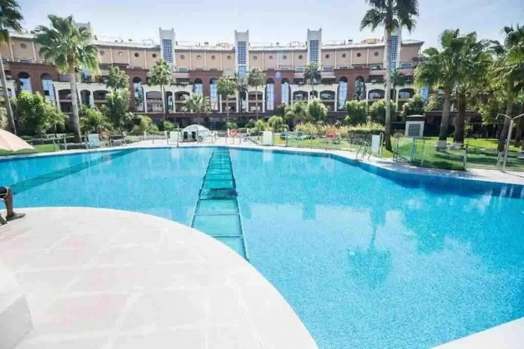 בנאלמדנה Family Friendly 2 Bedroom And 2 Bathroom Apartment Near The Beach